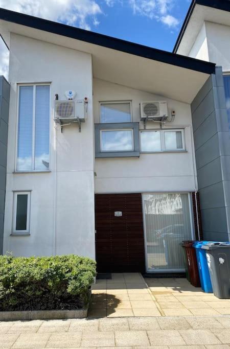 מנצ'סטר Great House + Air Conditioning + Free Car Parking מראה חיצוני תמונה