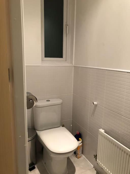 מנצ'סטר Great House + Air Conditioning + Free Car Parking מראה חיצוני תמונה