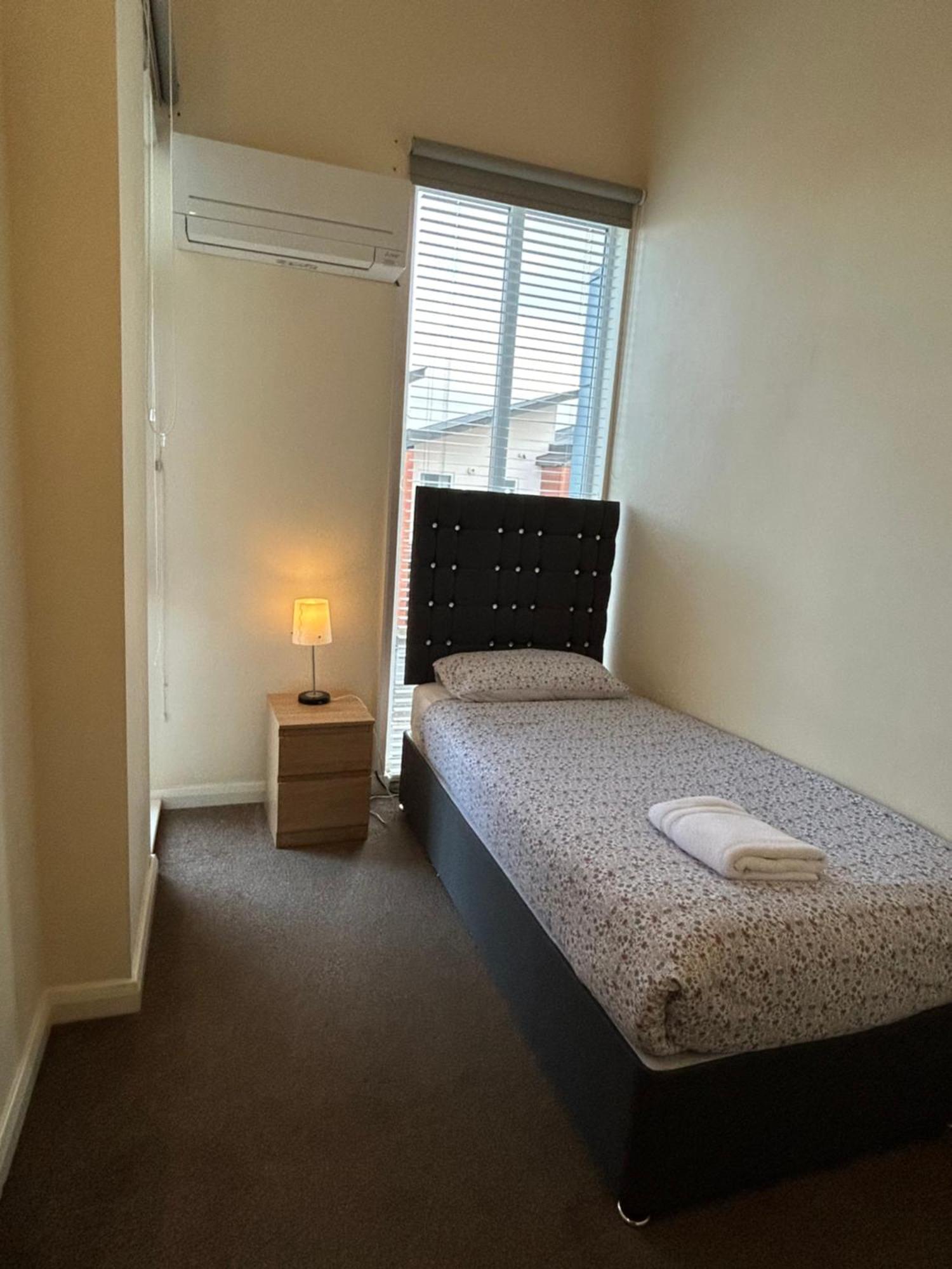מנצ'סטר Great House + Air Conditioning + Free Car Parking מראה חיצוני תמונה
